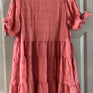 Beautiful Talulah dress. Brand new condition beautiful color thumbnail 2