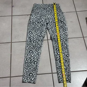 Offline by Aerie Women Hi-Rise Gray Animal Print 7/8 Legging size‎ S thumbnail 5
