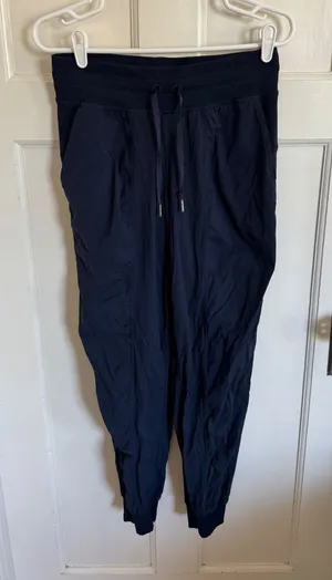 Lululemon‎ Dance Studio Jogger Pants size 6 thumbnail 1