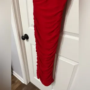 Mock neck ruched back zip maxi dress‎ short sleeve red size small thumbnail 3