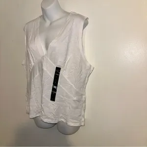 Banana Republic Short sleeve v neck cotton blend t-shirt in white size X-large thumbnail 3