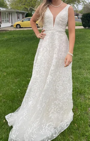 Sherri Hill White Gown thumbnail 1