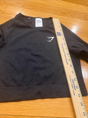 Gymshark black long sleeve crop top size small . thumbnail 4