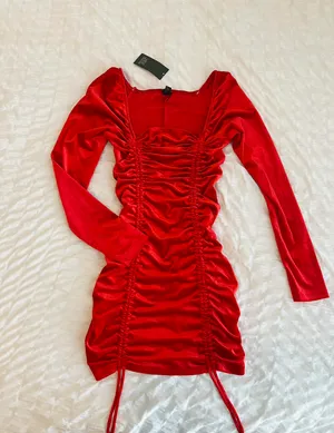 RED DRESS❤️ thumbnail 1