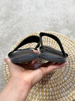 L.L. Bean Women’s Leather Sandals Slip On in Black 10 thumbnail 7