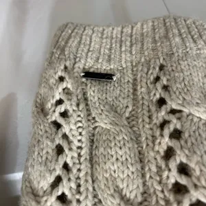 Abercrombie & Fitch Women’s Long Beige Cable Knit Sweater Medium thumbnail 4