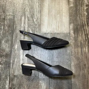 Easy Street Dark Brown Slingback Heels Size 7 thumbnail 12