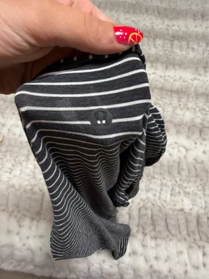 Lululemon Long Sleeve thumbnail 3