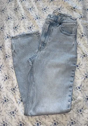Abercrombie & Fitch Light Wash Ultra High-Rise Straight Jeans thumbnail 1