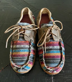 Twisted X Women's Boat Shoe Driving Moc in vibrant Serape/Bomber color Size 7 thumbnail 1