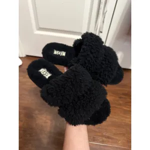 UGG‎ Black Maxi Curly Scufetta Shearling Slipper Cozy Lounge Minimalist thumbnail 2