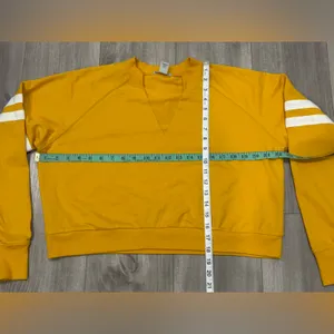Forever 21 Yellow V-Neck Women's Top Size M thumbnail 3