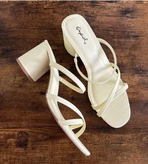 Qupid‎ Strappy Block Heel Slide Sandals Size 10 Cream Square Toe Minimalist thumbnail 1