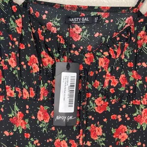 NWT Nasty Gal Bright Floral Ruched Bust Tie Shoulder Mini Dress Size 6 thumbnail 6