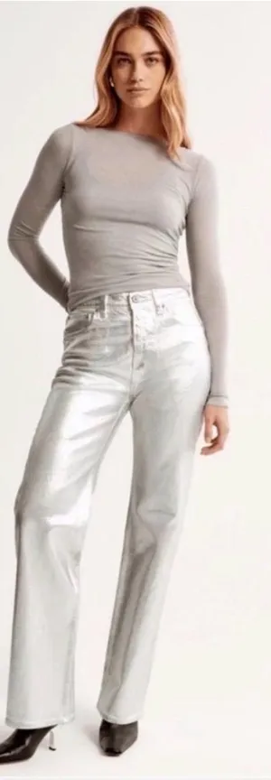 🌸Nwt Abercrombie & Fitch Silver 90’S Relaxed Fit Jeans Size 27/4🌸 thumbnail 1