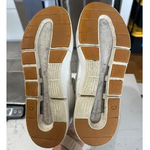 On Running The Roger Clubhouse White Tennis Lifestyle Sneakers Women’s 8 thumbnail 6