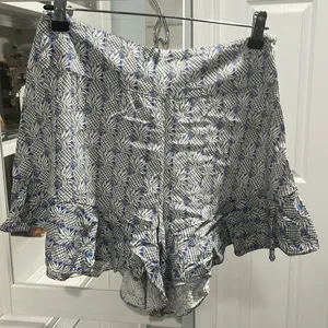 MAEVE (Anthro) Blue Pineapple Print Flutter Hem High Waisted Shorts, Size 4 thumbnail 3