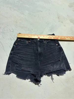 American Eagle Women's 90s boyfriend Black Distressed Denim Shorts 00 thumbnail 2