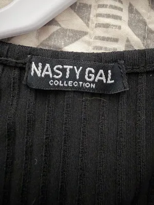 Nasty Gal Black Ribbed V Neck Short Sleeve Bodysuit Size 8 thumbnail 3