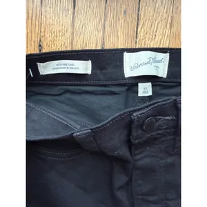 Universal Thread High Rise Flare Black Denim Jeans Women's Size 8R thumbnail 4