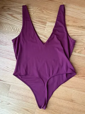 Aritzia Babaton Contour V Neck Bodysuit Plum Burgundy Size 2XL Sleeveless Thong thumbnail 5