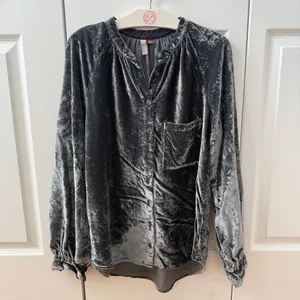 Anthropologie Pilcro Velvet Femme Button Down Crushed Velvet Top in Gray thumbnail 2