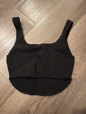 Aritzia Babaton Black Crop Top thumbnail 2