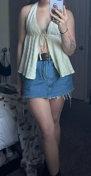 split hem top thumbnail 2