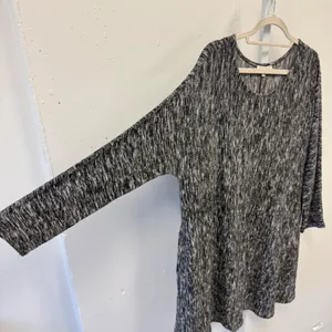Umgee USA 1XL Black White Space Dye Knit Tunic Top Long Sleeve Pockets thumbnail 3