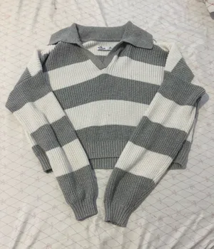 Hollister Sweater thumbnail 1