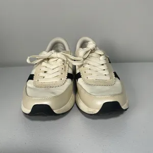 Kizik Paris Hands-Free Step In Sneakers Shoes Cream Black Women's Size 8 thumbnail 4