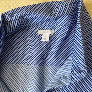 Apt 9 women’s Blue Striped collared Button Down Long Sleeves Shirt thumbnail 2
