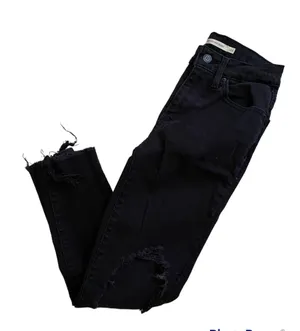 Levi's 721 High-Rise Skinny Jeans thumbnail 2