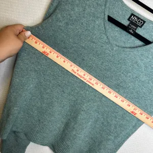 NY&CO Womens Sage Green Lambswool Blend V-Neck Pullover Sweater Large C233 thumbnail 4