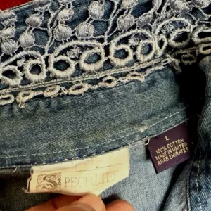 Specialtees Vintage 90s Embroidered Denim Shirt L Button Down Blue Boho thumbnail 6