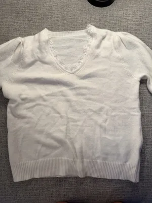 Boutique white sweater thumbnail 1