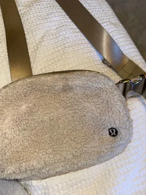 Lululemon Belt Bag thumbnail 2