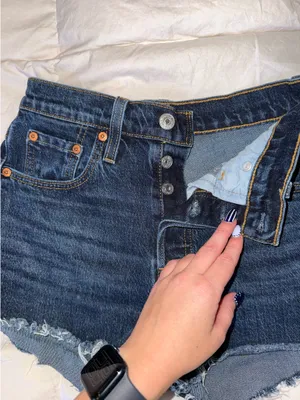 Levi’s High-Waisted Denim Shorts thumbnail 3
