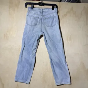 Old Navy Womens 10 High Rise Slouchy Straight Jeans Light Wash Distressed Ripped thumbnail 5