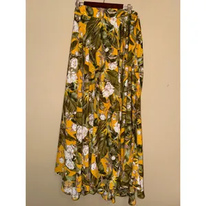Lulus NWT Away 2 the Islands S Marigold Tropical Wrap Maxi Skirt Resort Vacation thumbnail 4