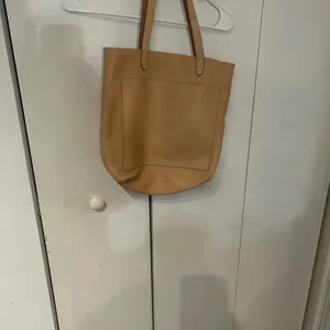 Madewell Leather Tote Bag in Tan - Classic Women's Everyday Bag NWT and Flaws thumbnail 2