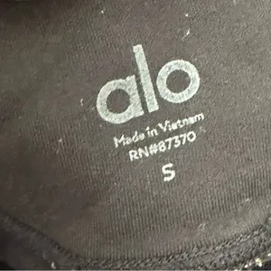 ALO Yoga Black Cropped Leggings Size S thumbnail 11