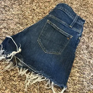 Madewell Curve High-Rise Denim Shorts 26 thumbnail 9