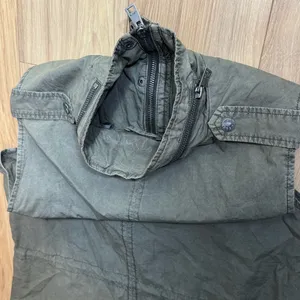 Levi's Olive Green Sleeveless Utility Vest • Preowned thumbnail 7