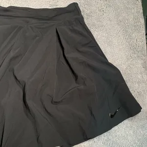 Nike Women's Black skort thumbnail 3