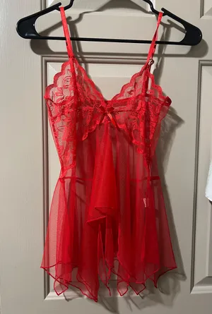 Lingerie thumbnail 1