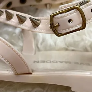 Steve Madden Nude Spiked Jelly Style Sandals 39/8.5 thumbnail 4