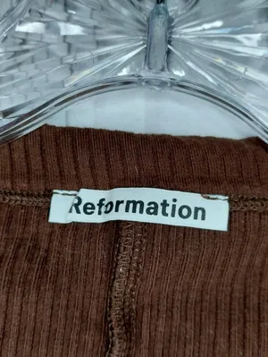 Reformation Paige Brown Ribbed Scoop Neck Long-Sleeve 90’s Y2K Neutral Crop Top thumbnail 2