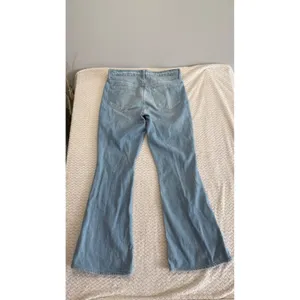 L'AGENCE Olympia High Rise Bell Flare Jeans Light Wash Blue Size 30 2531RDM thumbnail 3