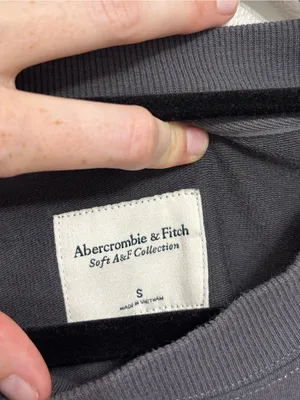 Abercrombie Soft AF Collection Cropped Crewneck Sweatshirt in Charcoal - Size S thumbnail 3